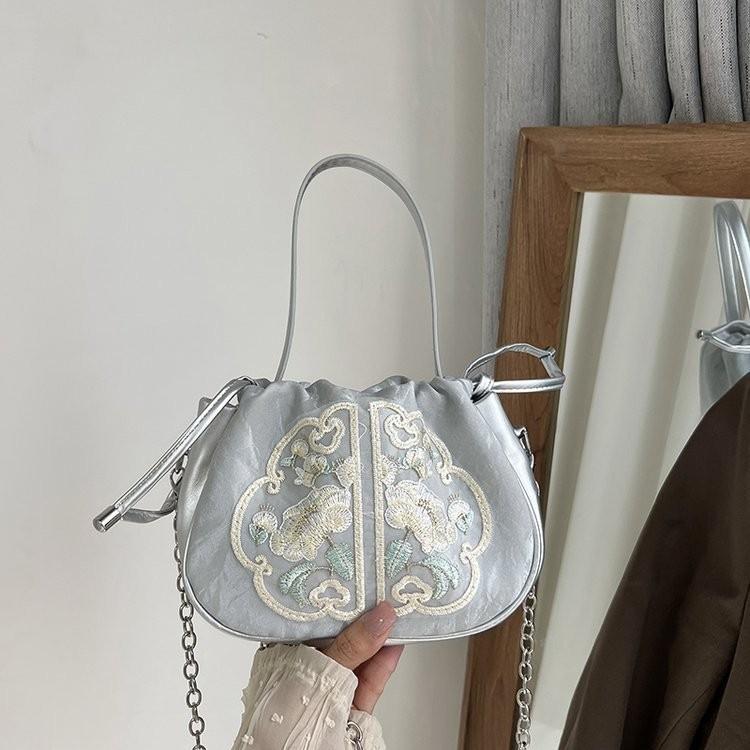 Элегантная вышитая сумочка в новом китайском стиле 2024 Стильная плиссированная сумка на цепочке для повседневных путешествий серый