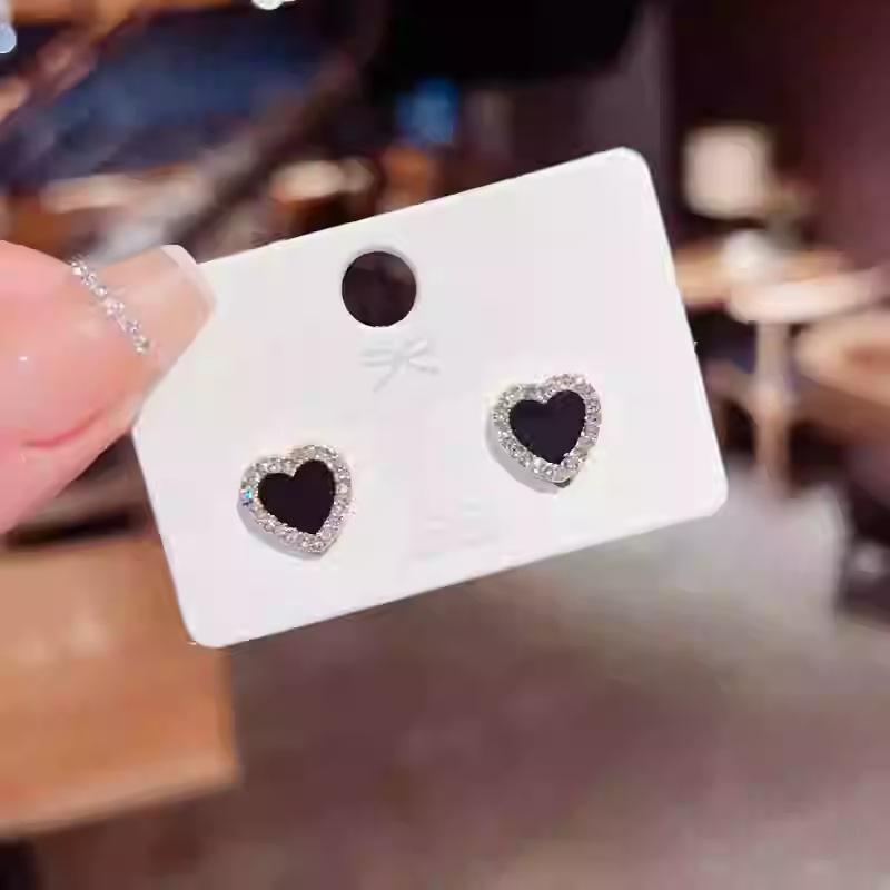 111 silver needles, stud earrings that do not need to be removed when sleeping, temperament rhinestone earrings, black geometric earrings.