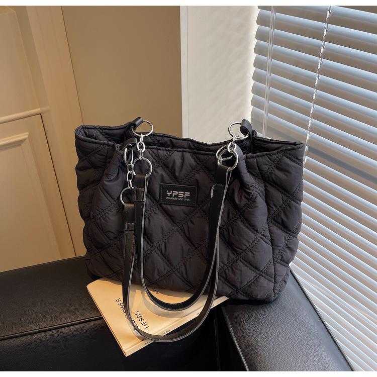 Large capacity rhombus padded cotton tote bag women's new shoulder handbag versatile commuter bag