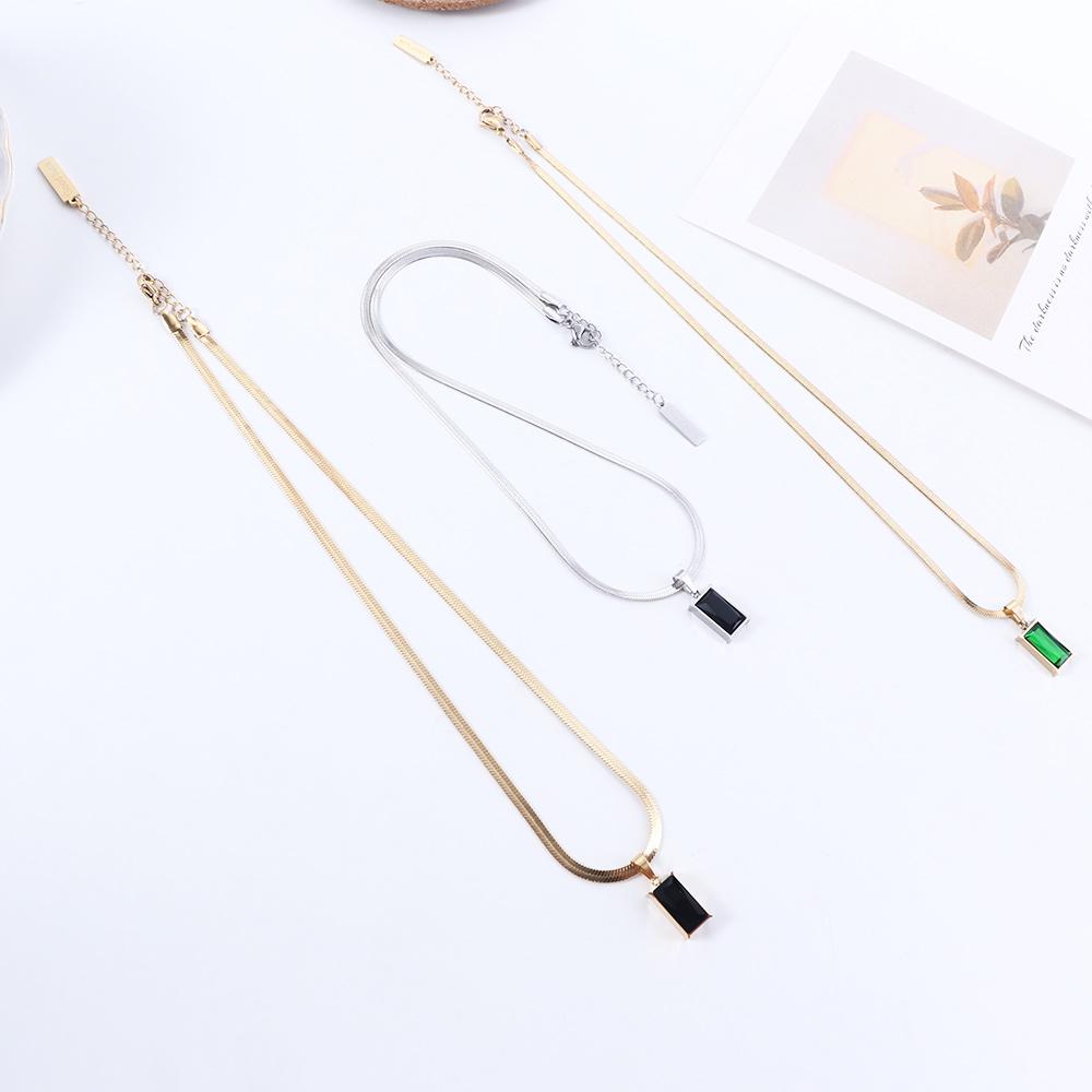 

Чокер Женские ювелирные аксессуары Куб Кулон Ожерелье Корейский стиль Ожерелье Змеиная Кость Цепочка