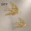 Retro Style Wall Art Gold Swallow Decor, Resin Flying Bird Sculpture, Vintage Living Room Decoration 3D for Bedroom Home Decor Bronze Ornament
