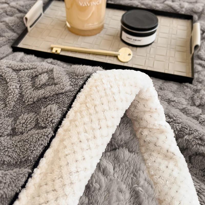 New European Style Carved Velvet Warm Blanket for Bed Soft Fluffy Sofa Cover Blankets Super Warmth Autumn Winter Throw Blanket