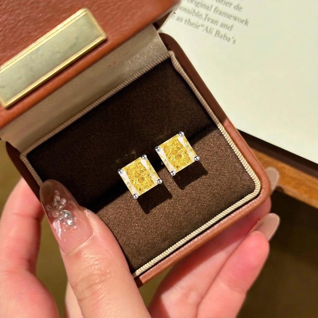 Super Sparkling Princess Cube Ice Flower Powder / Golden Diamond Earrings for Women - Party Birthday Jewelry Gift