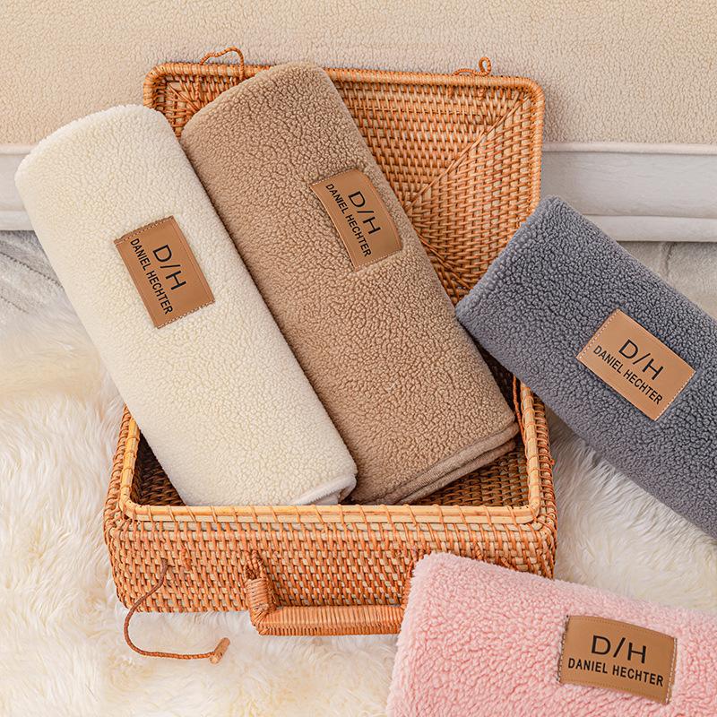 Verdickter Sofabezug aus Wollsamt, warm für den Winter, Wohnzimmer-Sofa, Rückenlehnen-Armlehnenkissen, weich, rutschfest, staubdicht, dekorativer Bezug