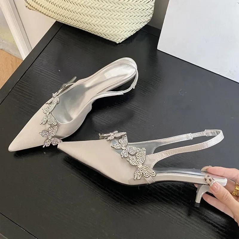 

Сексуальные шелковые туфли-лодочки с бантом из стразов, с острым носком и тонким низким каблуком, женские одинарные туфли 2025, элегантные, для платья, для банкета, брендовые туфли на высоком каблуке, женские 40 серебряный