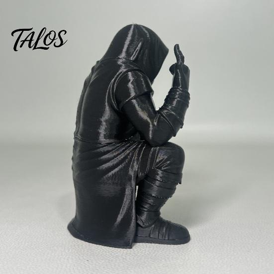 Crouching Devil God Figure Hooded Figurine, Decorative Ornament with Skull Mask & Muscle Lines, Hip Rock Metal Sculpture Hop Gothic Rocker Statue for