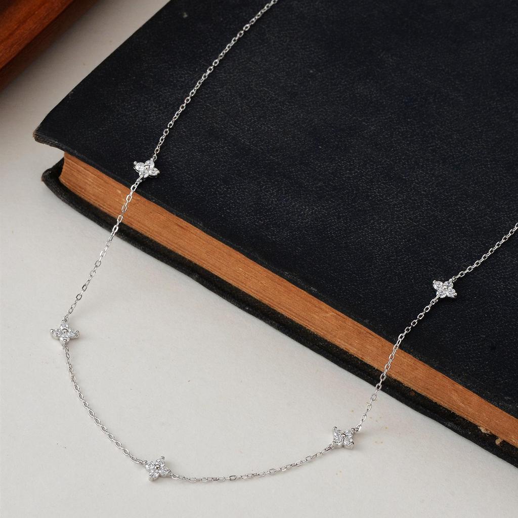 S925 Sterling Silver Four-Leaf Clover Necklace: Light Luxury, High-End Versatile Clavicle Chain with Starry Sky Design for Women