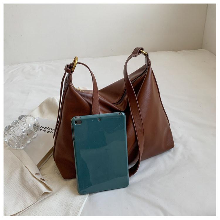 Women's Black Large Capacity Shoulder/Crossbody Bag - Autumn/Winter 2022 Fashion, Casual Versatile Tote for Commute