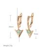 1 Paar goldene Farbe Dreieck Tropfenohrring grüner Zirkon edler Schmuck elegante Luxus lange Tropfen baumelnde Ohrringe