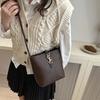 Trendy Retro White Bucket Bag Chic Shoulder Tote For Daily Outfits And Accessories