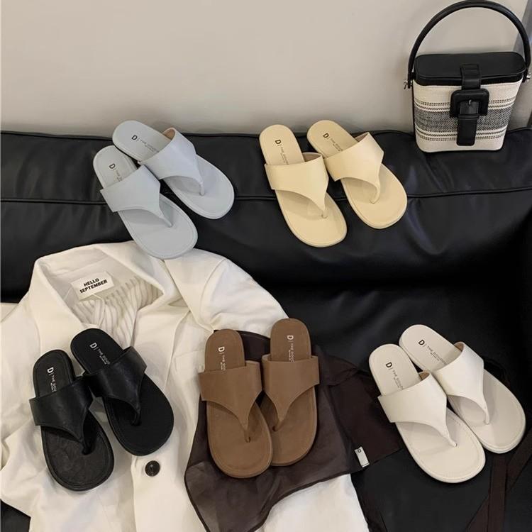 Flat-bottomed Flip-flops for Women's Outer Wear 2025 Spring and Summer New Vacation Travel Beach Shoes Soft-soled Feet Cold Slippers for Women