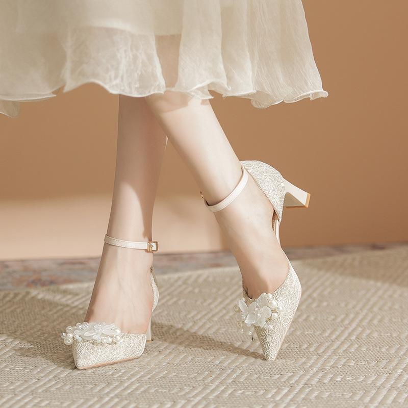 Baotou hollow sandals women's new champagne high heels, light mouth pointed tip not tired feet thick heel single shoes