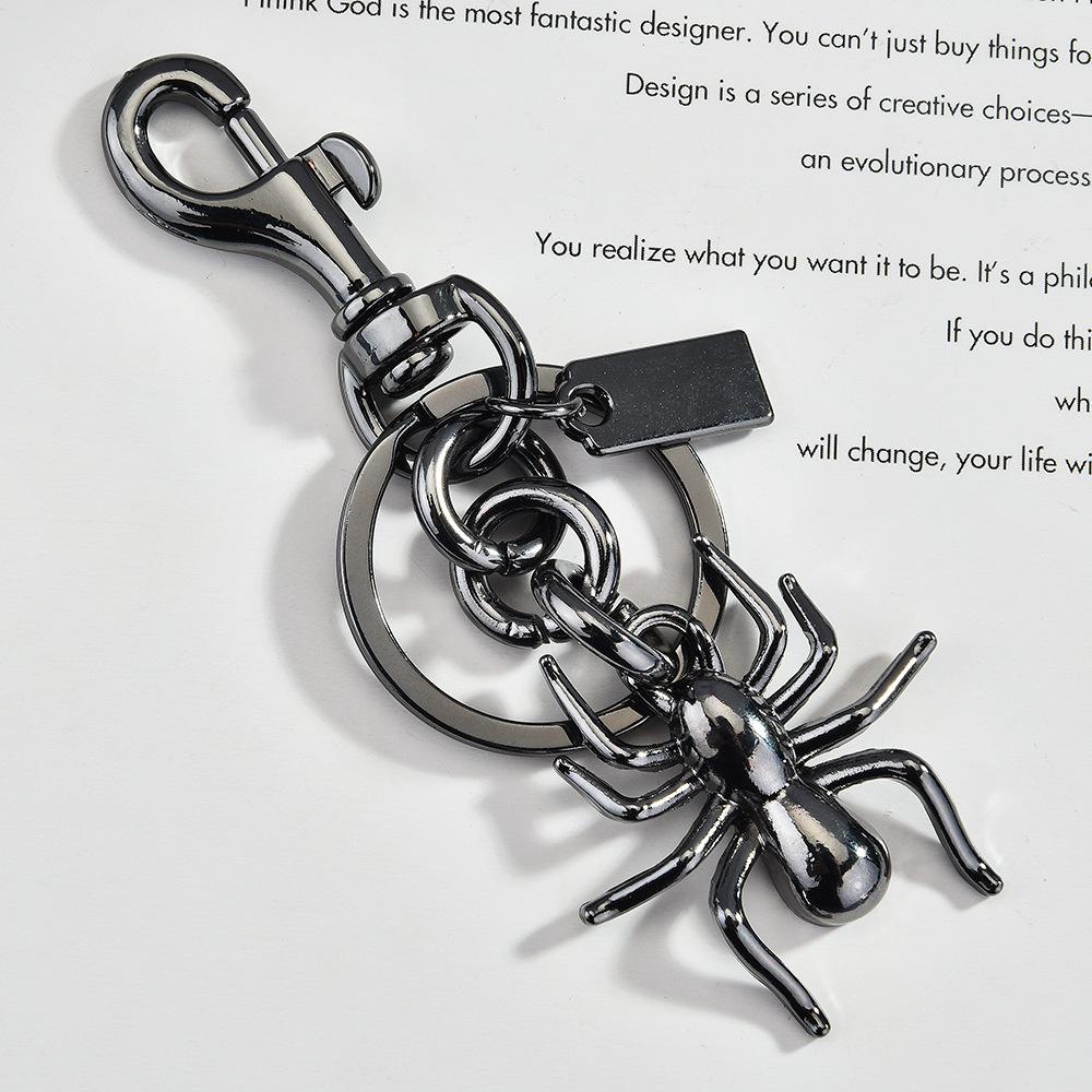 New Creative Spider Pendant Keychain - Metal Pendant for Unique Accessories with A Retro Style