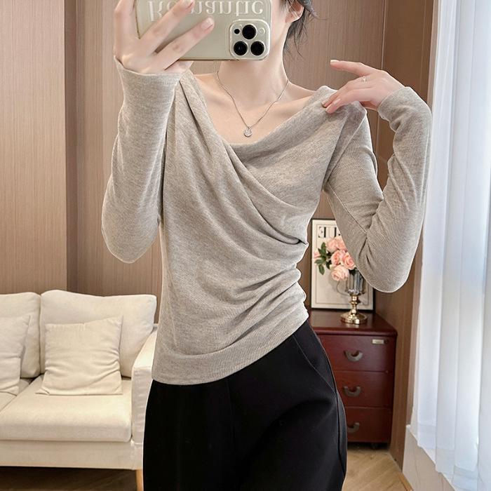 Versatile Plush Winter Thickened Off-Shoulder T-Shirt: Stylish Long-Sleeve with Irregular Design