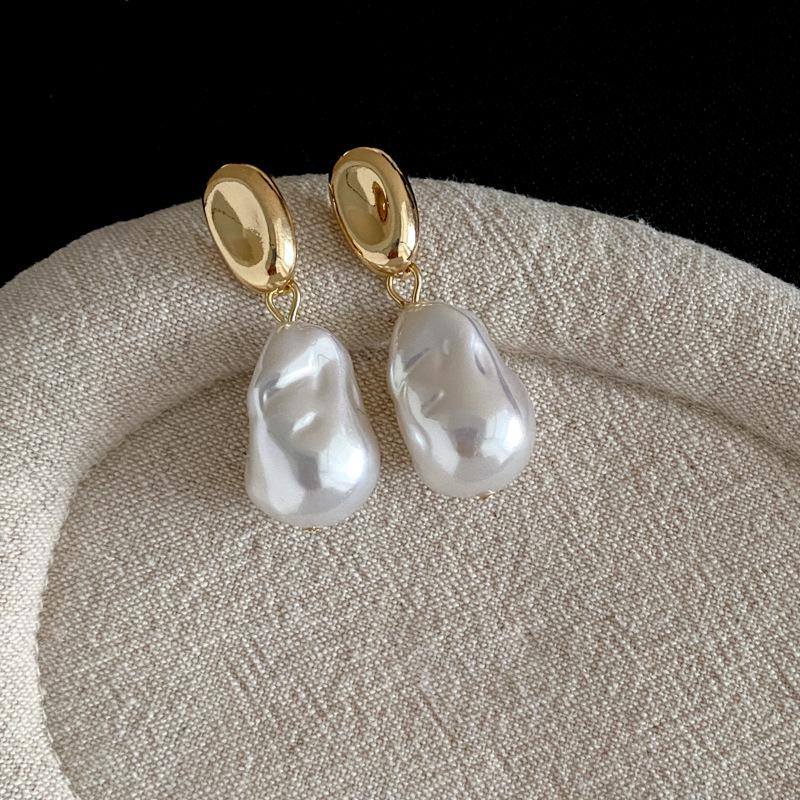 Silver Needle French Retro Irregular Pearl Earrings - Fashionable & Unique Women's Luxury Ear Jewelry
