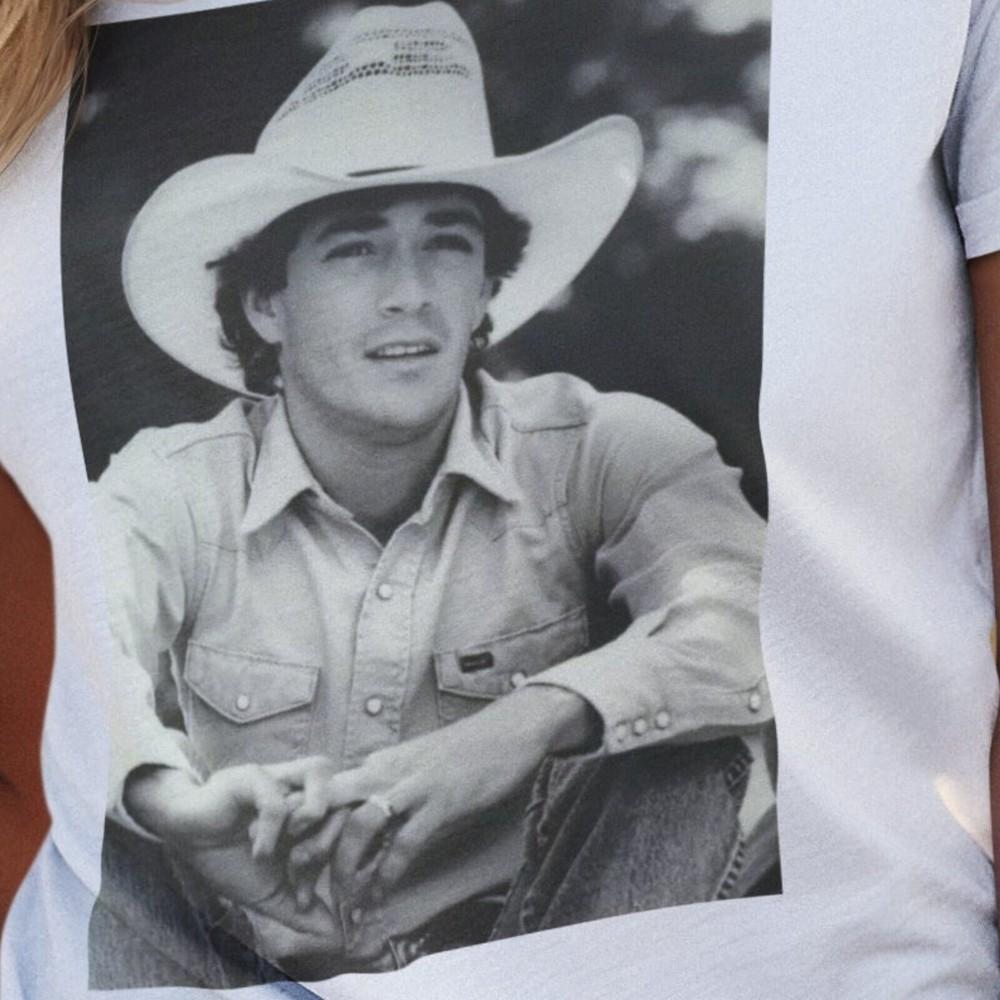 Luke Perry Shirt - Celebrate Lane Frost all day with this amazing tribute shirt. Unisex T-Shirt M