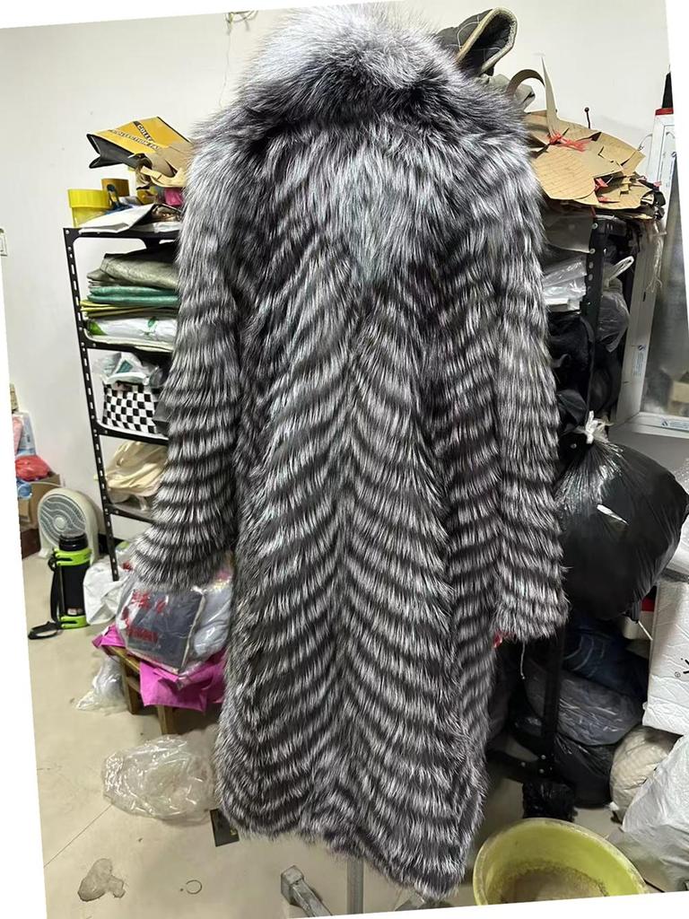 Silver Fox Real Fur Coat Winter New Style Large Fur Collar Length 100cm