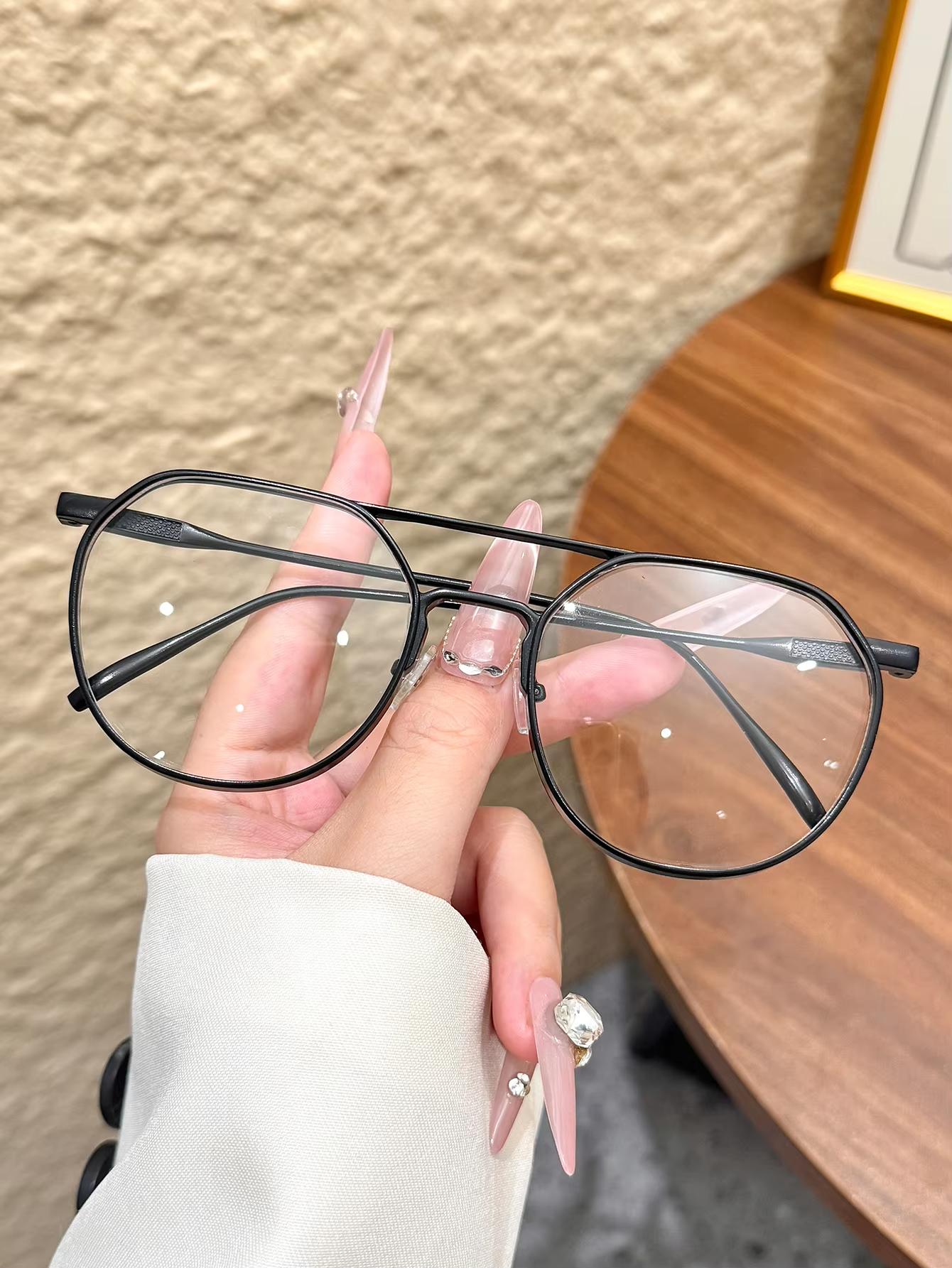 1Pc Photochromic Myopia Glasses Ultra-Light Metal Frame Glasses Anti-Blue Light Myopia Glasses Transparent Glasses Large Frame