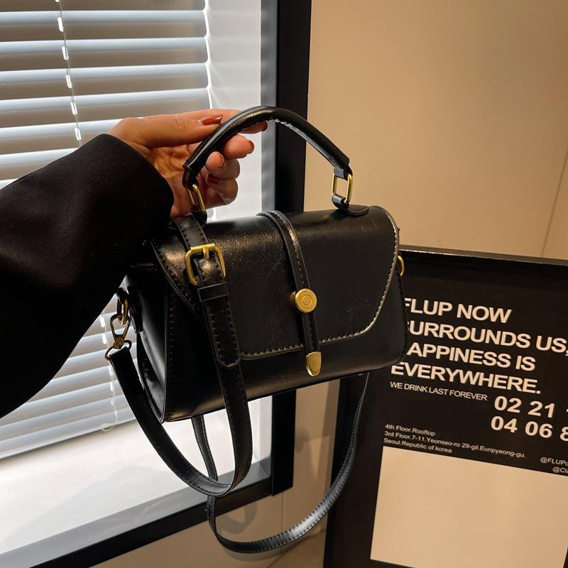 Women's Bag New Trend High Sense Fashion Shoulder Bag Retro Versatile Shoulder Messenger Bag Simple Casual Small Square Bag