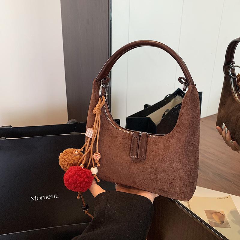 Premium Sense Niche Bag Women's Autumn and Winter 2025 New Matte Retro Shoulder Messenger Bag Ins Portable Dumpling Bag