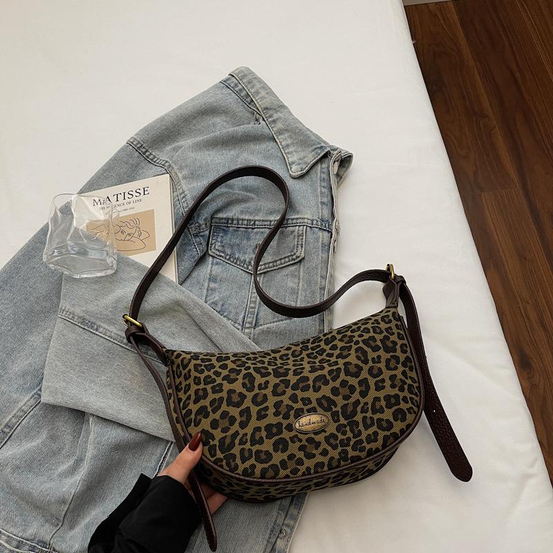 

Популярная сумка-пельмень, Нишевая, Простая и модная сумка через плечо, Модная сумка на одно плечо without pendant кофейный