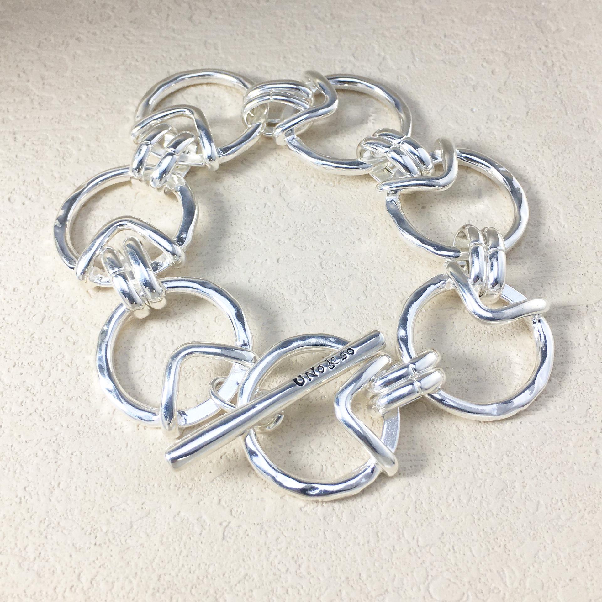 2024 UNOde50 Exquisite Lightweight Bracelet: Best-Selling Romantic Women s Jewelry Gift