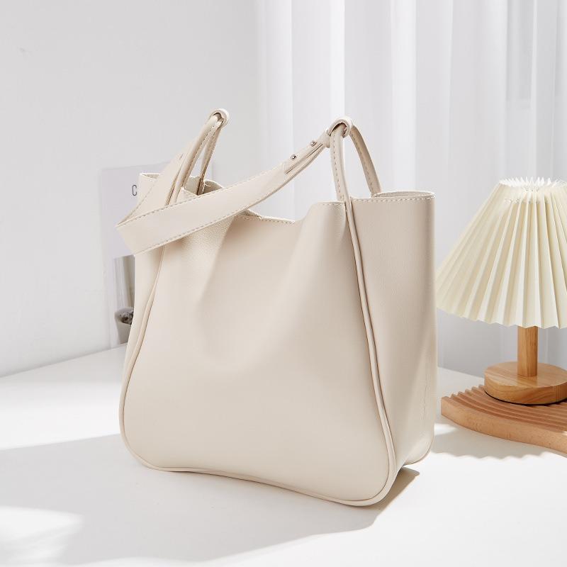 Women's bag new autumn and winter retro large-capacity tote shoulder underarm niche design tote bucket bag