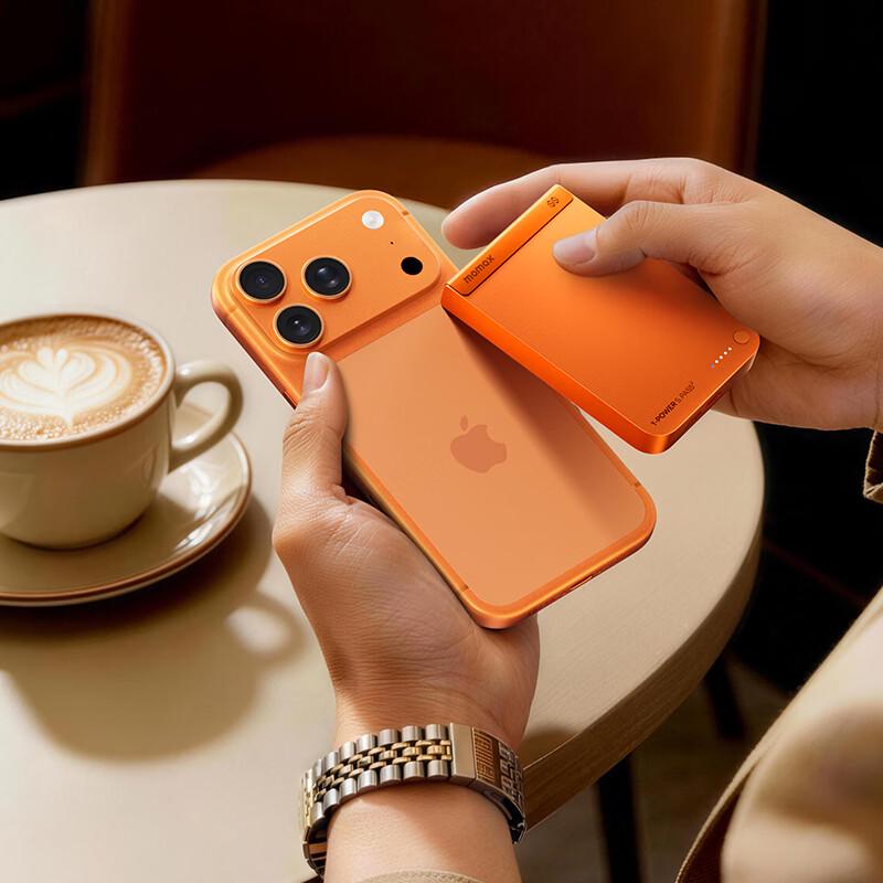 MOMAX 30W Magnetic Wireless 10000mAh Power Bank