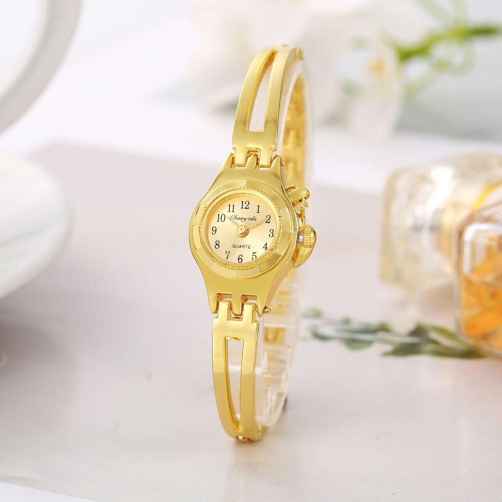 Ougya Women's Trendy Bracelet Watch - Elegant and Fashionable Timepiece