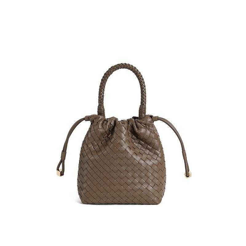 Niche Temperament Woven Bag Fashionable and Elegant High-end Handbag Drawstring Handwoven Bag Genuine Leather Retro Women's Bag