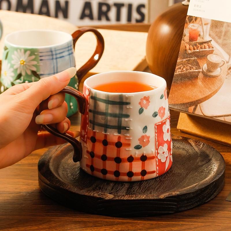 Niche Design Sense High Value Hand-painted Underglaze Color Relief Sewing Ceramic Mug Painted Large Capacity Breakfast Cup