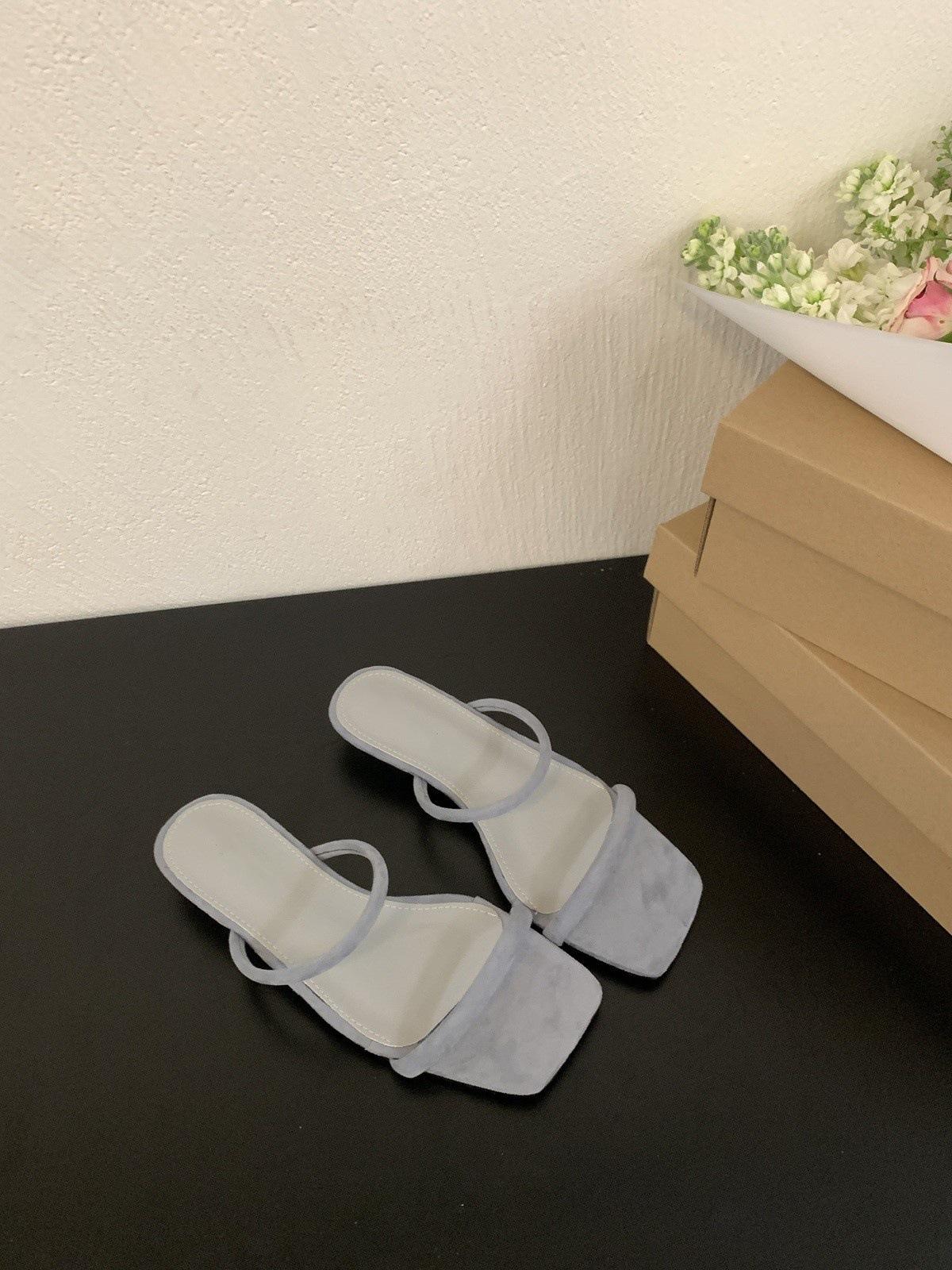 

С юбкой квадратные тапочки женские красивые замшевые на небольшом наклоне и крутые тапочки 40 синий