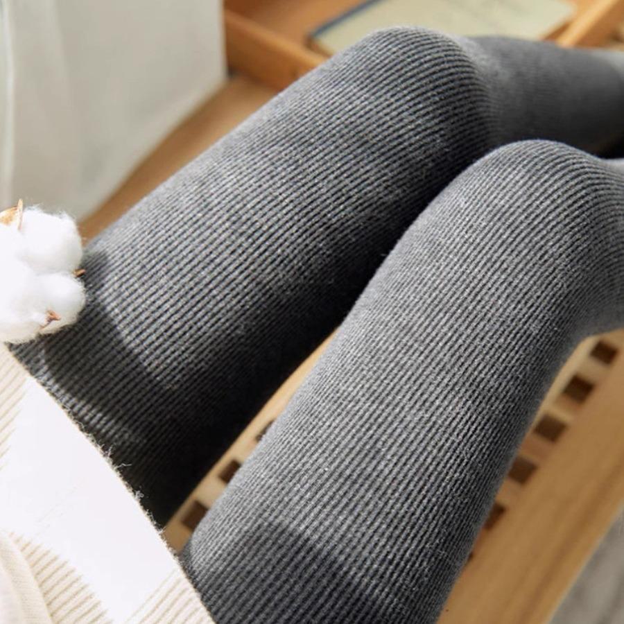 Γυναικείο Κολάν με Γκρι Ριγέ Βελούδινη Επένδυση για Φθινόπωρο/Χειμώνα - Ζεστό, Χοντρό και Ιδανικό για Εξωτερική Χρήση.