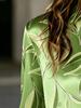 Elegante Damenbluse für Frühling und Sommer mit einem hochwertigen Aufdruck, geeignet für Geschäftsreisen