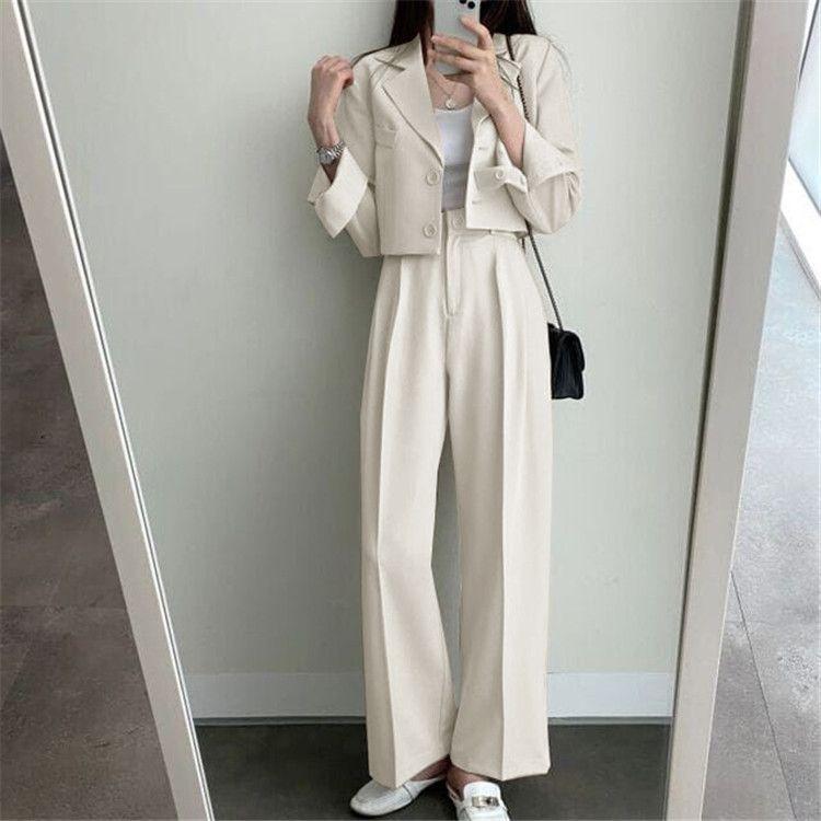 Look Stylish and Confident In This Fashionable and Petite-friendly Suit