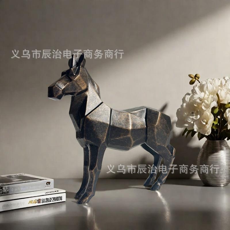 New resin statue ornament, a faceted style horse home office desktop resin decoration