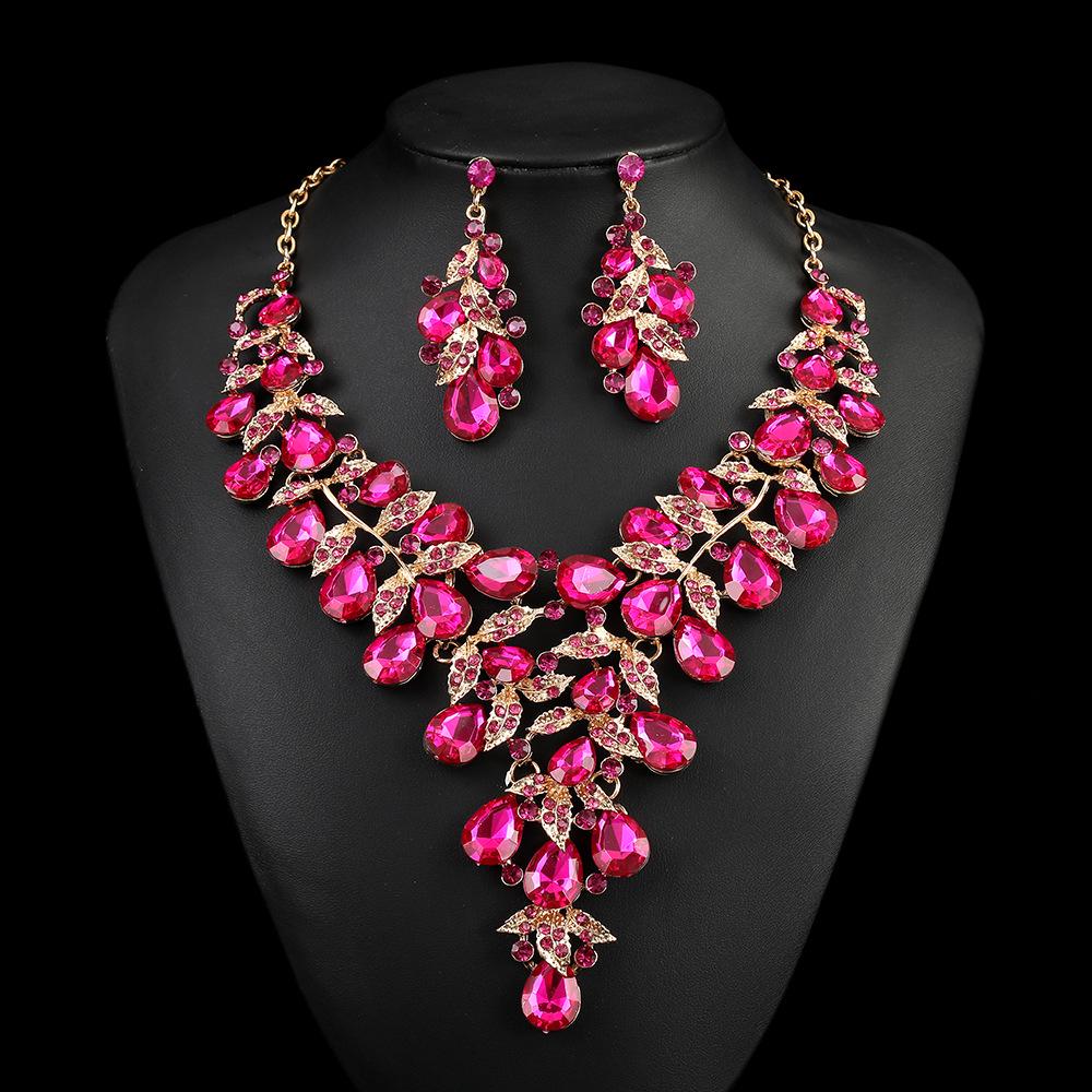 European & American Vintage Crystal Necklace Set: Women's Luxury Evening Dress Clavicle Chain