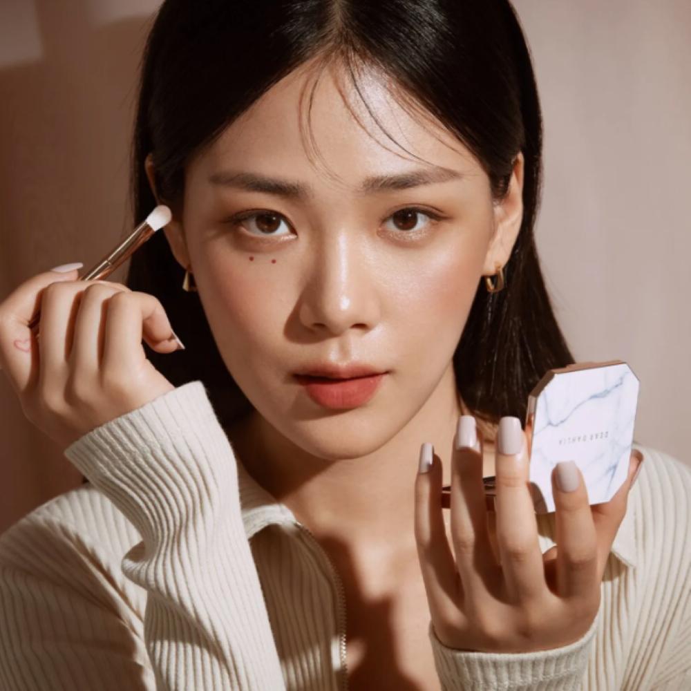 Dear dahlia Dream Velvet Eye Shadow Palette