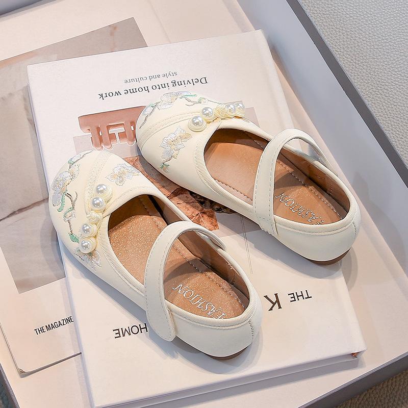 Girls' Hanfu shoes, children's shoes to match the horse-face skirt, spring and autumn soft-soled traditional Chinese style shoes, small leather