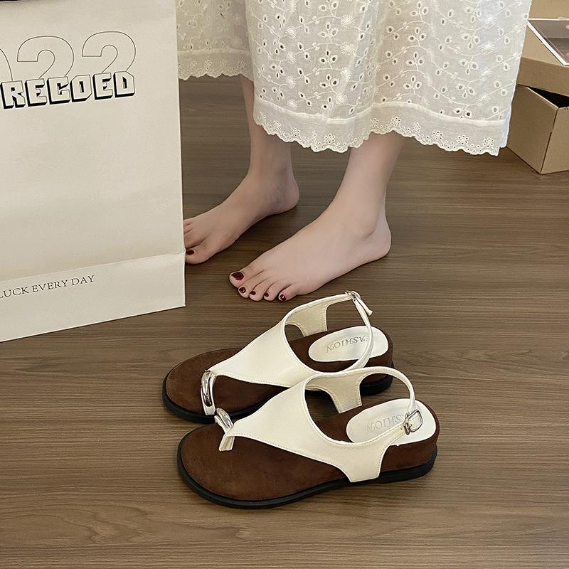 Design sense Roman shoe temperament French heel metal 2025 summer new slope niche buckle cover toe platform sandals women