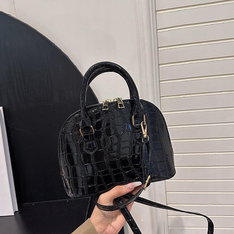 women' handbag, black, elegant, shoulder bag, urban style