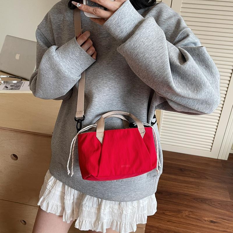 Foreign order summer niche leisure outdoor small bag women's 2025 new versatile shoulder messenger bag bundle hand bag