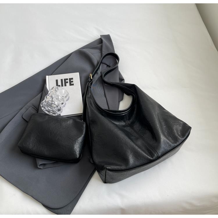 Korean Version Niche Retro Soft Leather Lazy Style Underarm Bag Women's New Trendy High-end Large-capacity Shoulder Bag