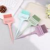 1pcs Professional Hair Tint Brush Non-slip Hair Coloring Cream Brush With Comb Dyeing Picking Bleaching Salon Applicator