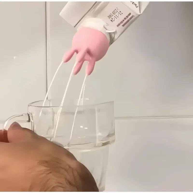 Funny Cartoon Milk Cap Animal Face Pour Spout Cover Leak Proof Dustproof Diverter for Kids Breakfast Snack Time Cute Accessory