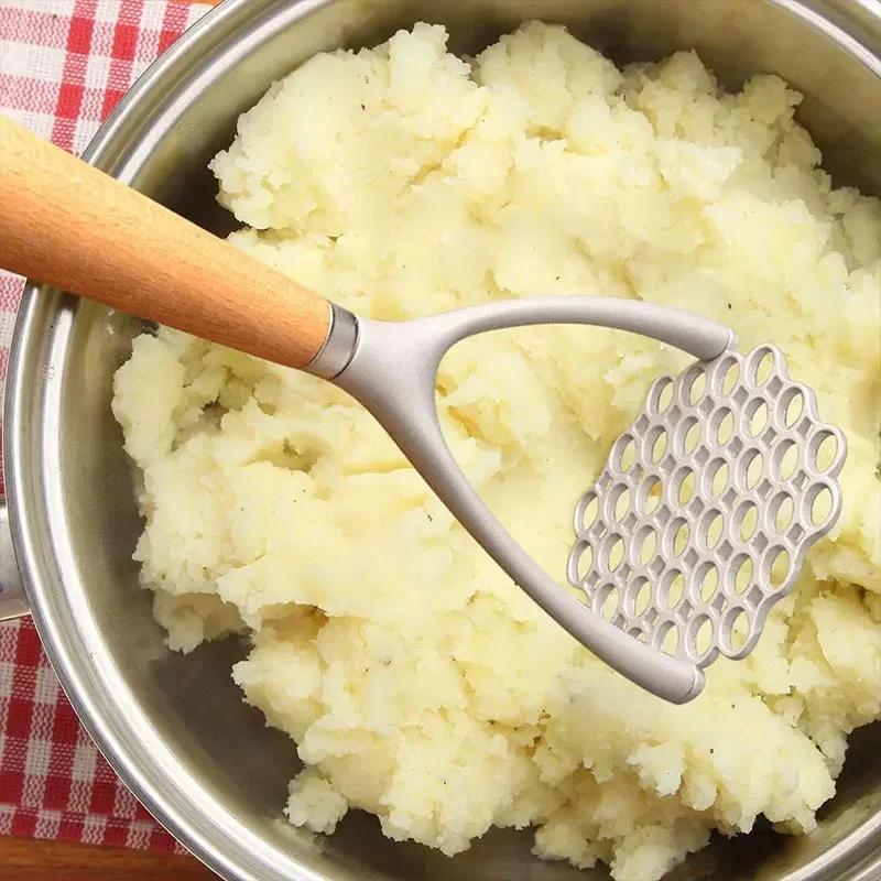 Manueller Kartoffelstampfer für Zuhause Aluminiumlegierung Fleisch-Kartoffel-Presse Werkzeug Küchenhelfer Schneebesen Lebensmittelzerkleinerer Holzgriff Knoblauchpresse
