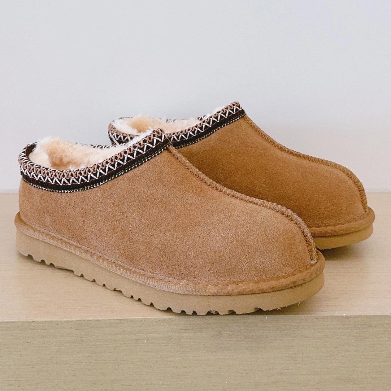 2027 Nieuwe Dames Schoenen Heren Ultra Mini Winterlaarzen Dames Warm Enkel Zacht Dikke Bont Sneeuwschoenen Unisex Huis Lage Top Platte Pantoffels 45 bruin