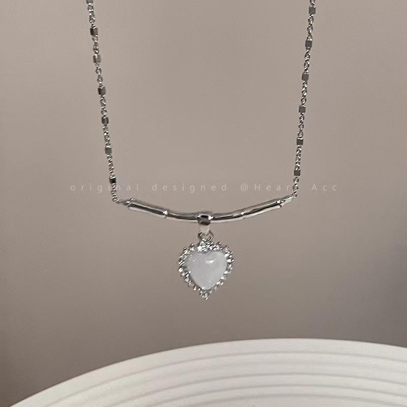 Dongju sweet cool wind~ love zircon necklace women's summer light luxury niche design sense collarbone chain Spice girl accessories