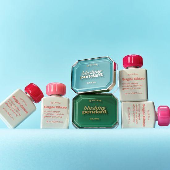 Alternative stereo Blushing Pendant Single/Planned