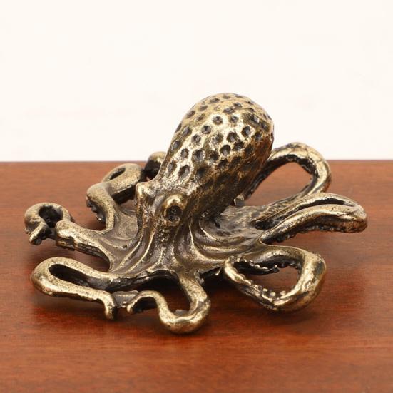 Brass Octopus Figurine Metal Carving Octopus Statue Sea Animal Sculpture Feng Shui Decoration Home Office Desktop Ornament